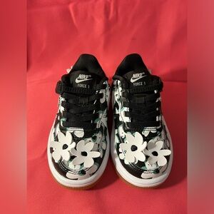 Nike Kids Floral Black and White Shoes